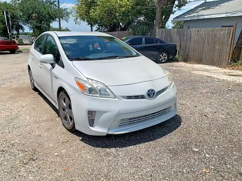 JTDKN3DU6F0426941 2015 TOYOTA PRIUS-0
