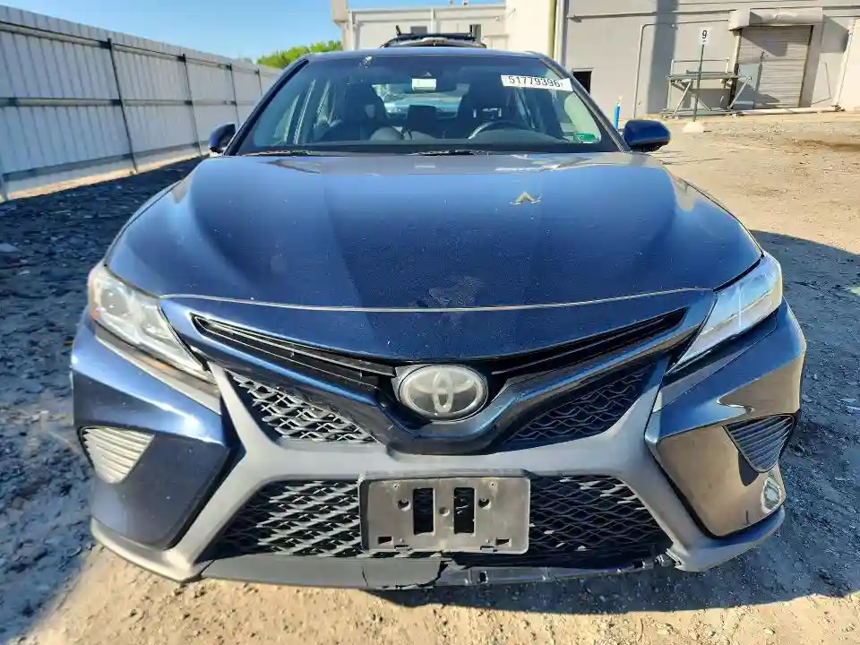 4T1B11HK2JU657082 2018 TOYOTA CAMRY-4