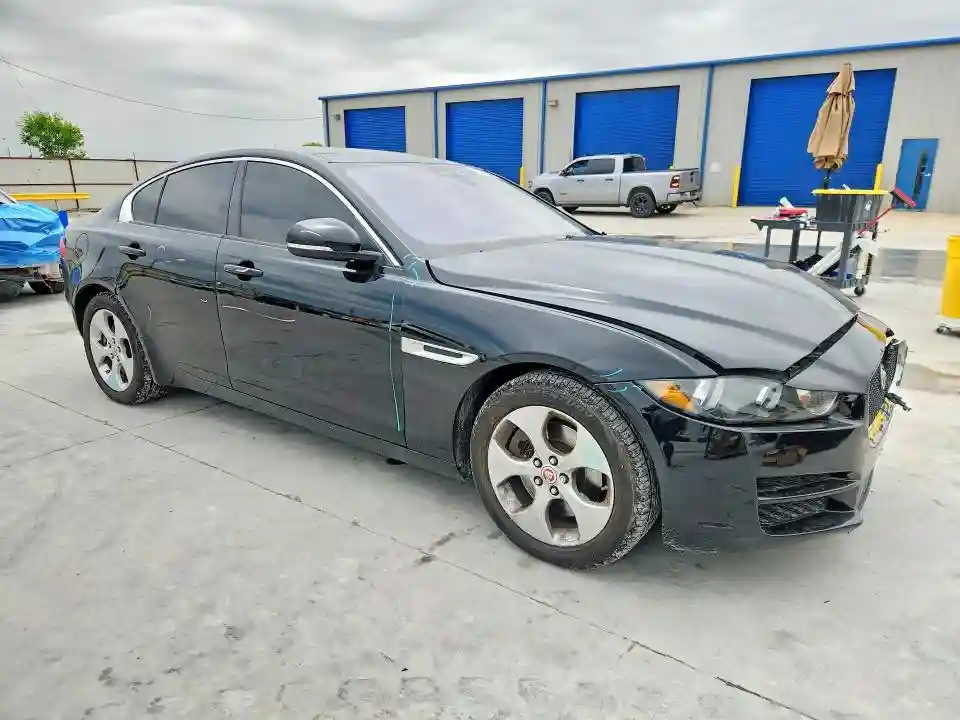 SAJAR4BG3HA973571 2017 JAGUAR XE-3