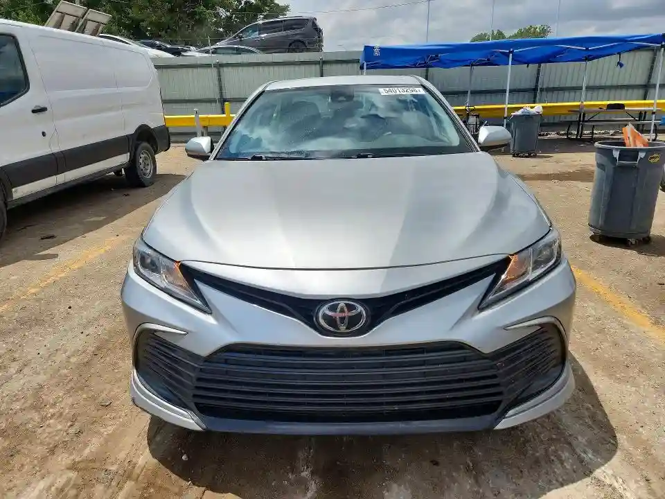 4T1C11AK9MU469856 2021 TOYOTA CAMRY-4
