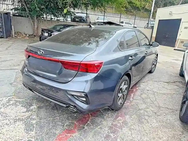 3KPF24AD7ME316523 2021 KIA FORTE LXS-3