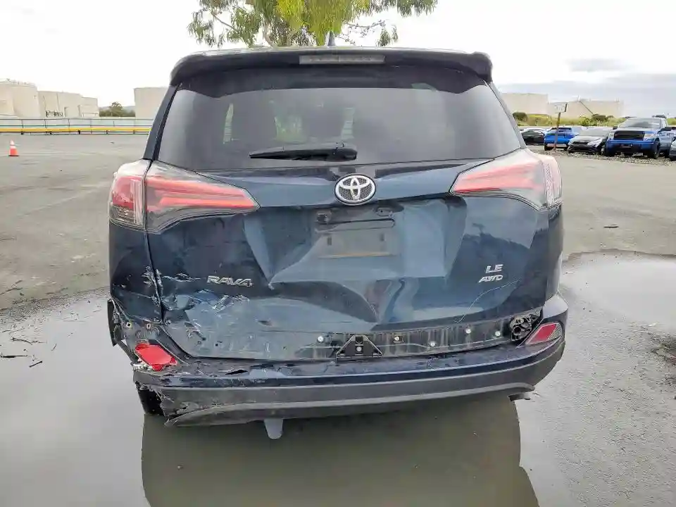 2T3BFREVXJW764905 2018 TOYOTA RAV4-5