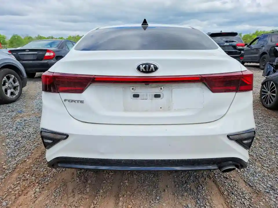 3KPF24AD4KE104742 2019 KIA FORTE-5