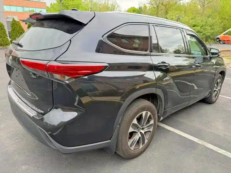 5TDGZRBH5NS591314 2022 TOYOTA HIGHLANDER-2