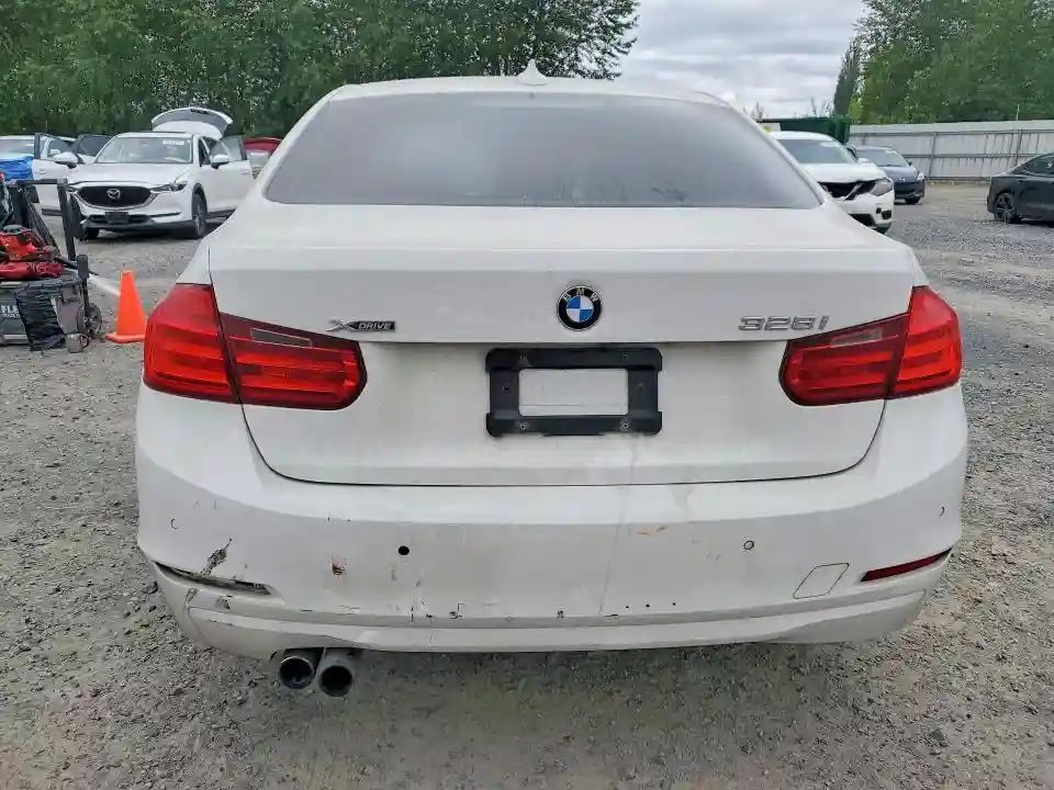 WBA3B5G52FNS19444 2015 BMW 3 SERIES-5