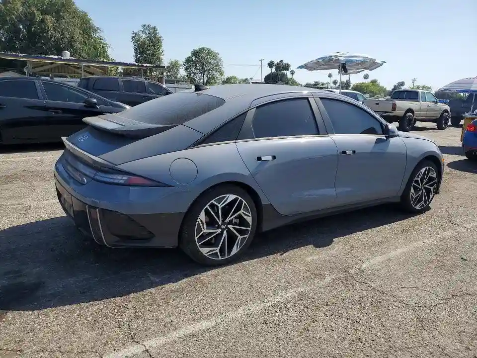 KMHM34AA0PA021048 2023 HYUNDAI IONIQ 6 SE-2