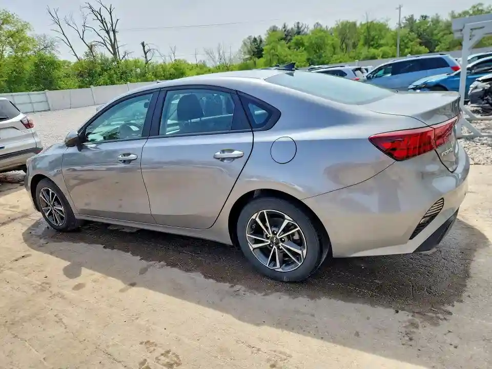 3KPF24AD9NE468269 2022 KIA FORTE-1