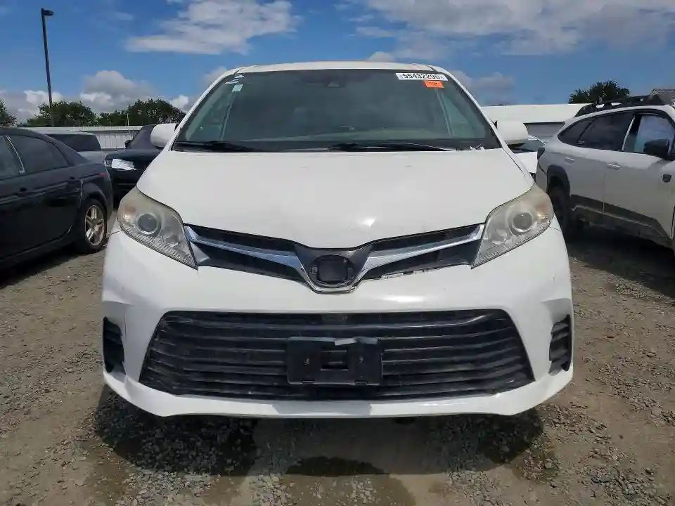 5TDKZ3DC2KS013160 2019 TOYOTA SIENNA-4
