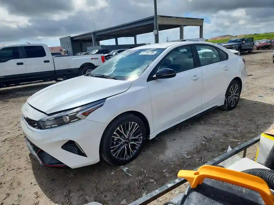 3KPF54AD5RE745108 2024 KIA FORTE-0