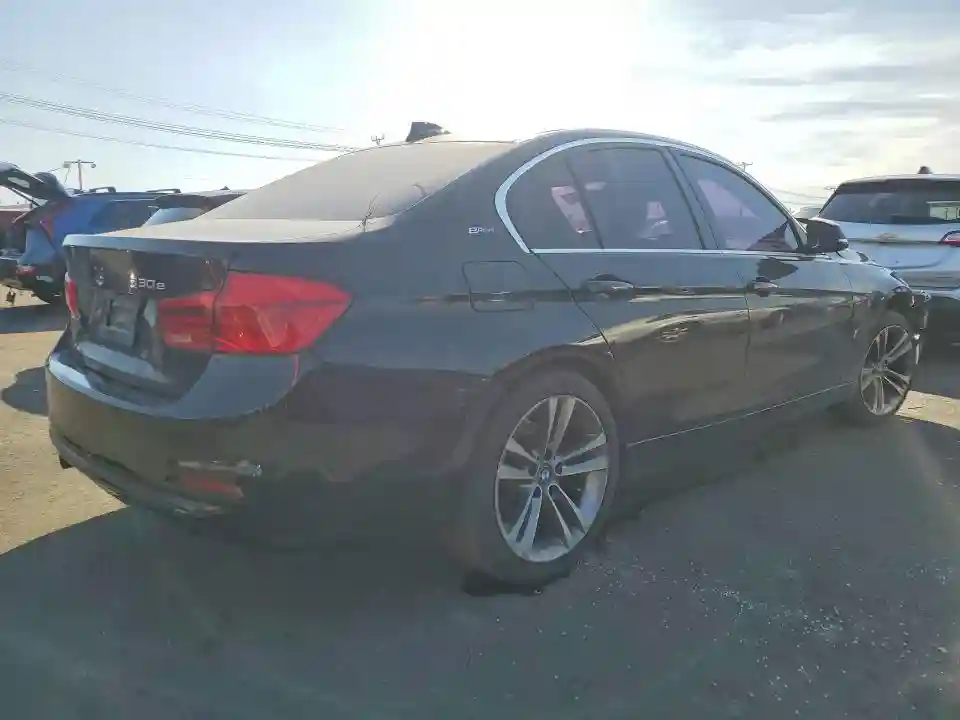 WBA8E1C55JA756689 2018 BMW 3 SERIES-2