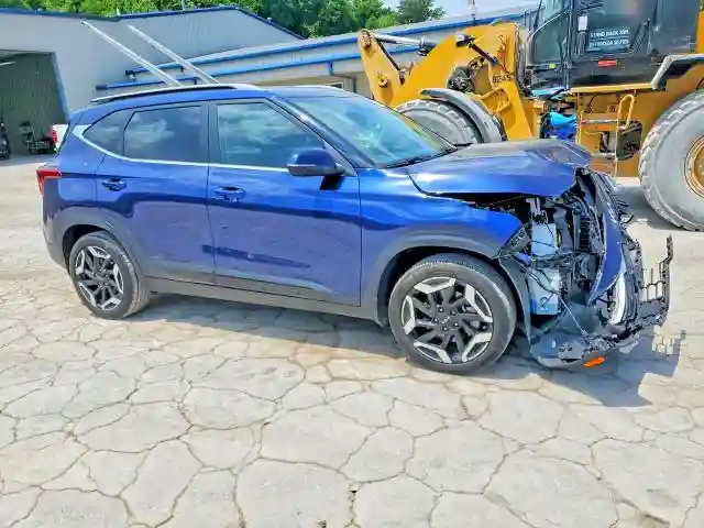 KNDETCA72R7611632 2024 KIA SELTOS-3