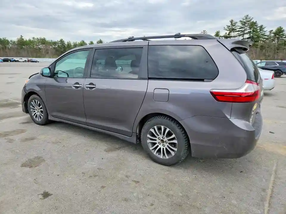 5TDYZ3DC3KS988776 2019 TOYOTA SIENNA-1