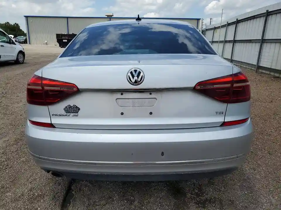 1VWBA7A36JC013050 2018 VOLKSWAGEN PASSAT-5