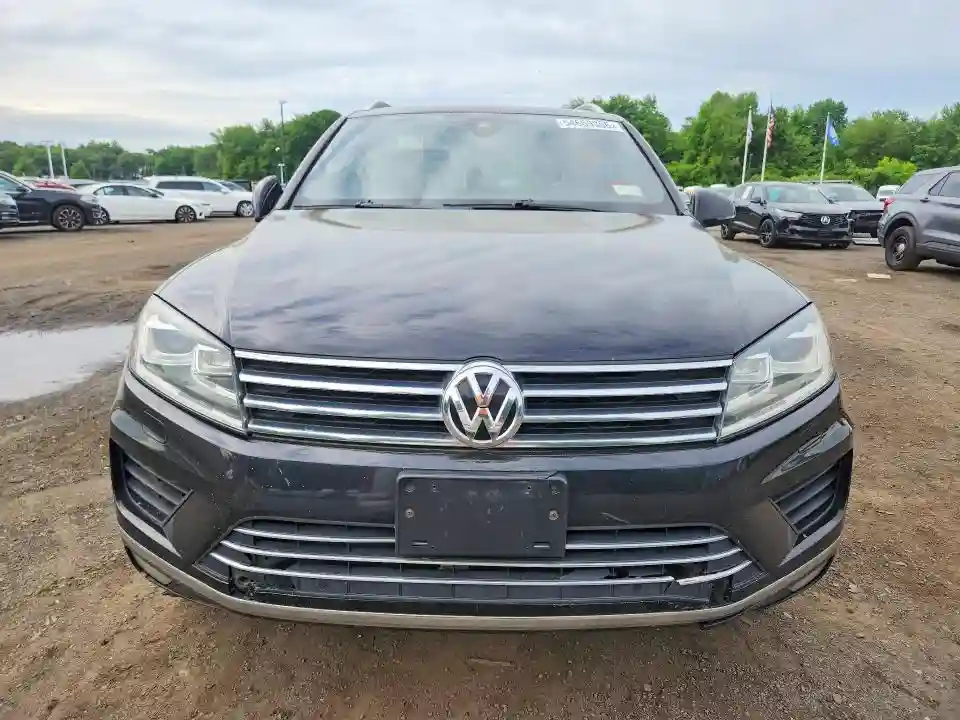 WVGRF7BP9HD000586 2017 VOLKSWAGEN TOUAREG-4