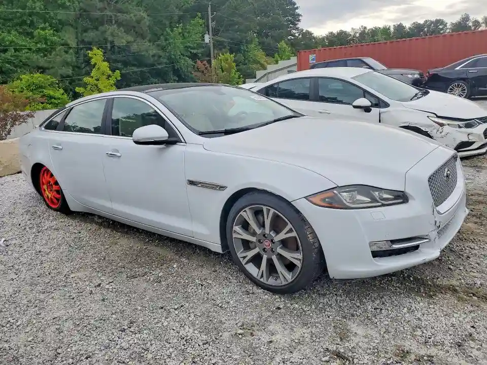 SAJWA2G74H8W10715 2017 JAGUAR XJ-3