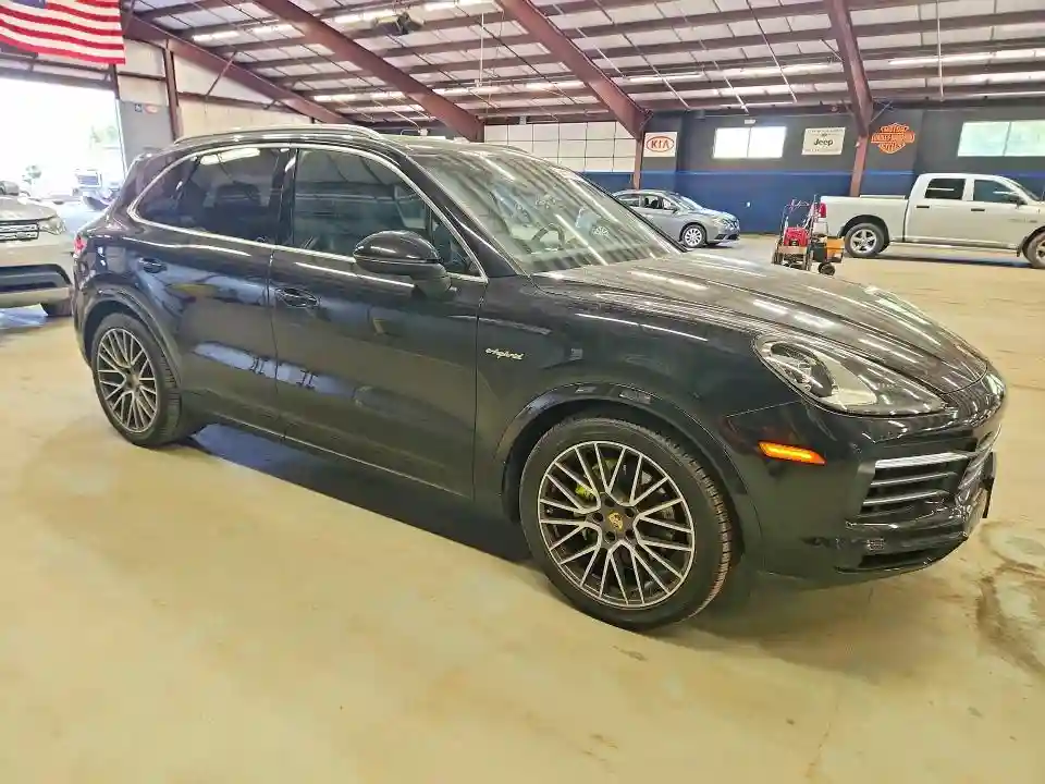 WP1AE2AY4KDA50934 2019 PORSCHE CAYENNE-3