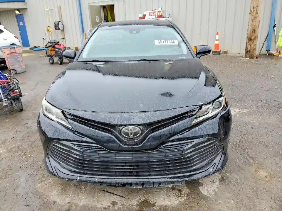 4T1B11HK8JU577785 2018 TOYOTA CAMRY-4