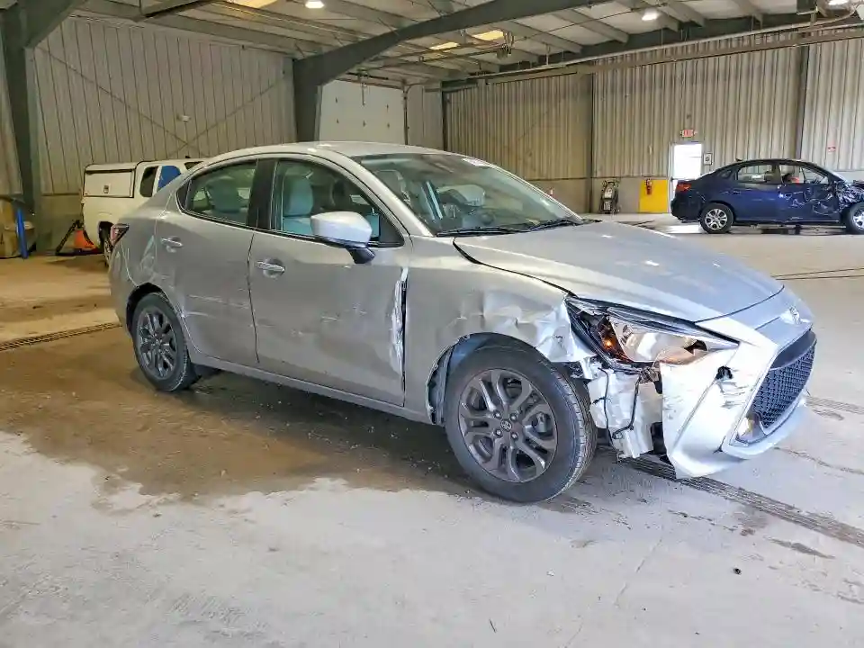 3MYDLBYV2KY504340 2019 TOYOTA YARIS-3