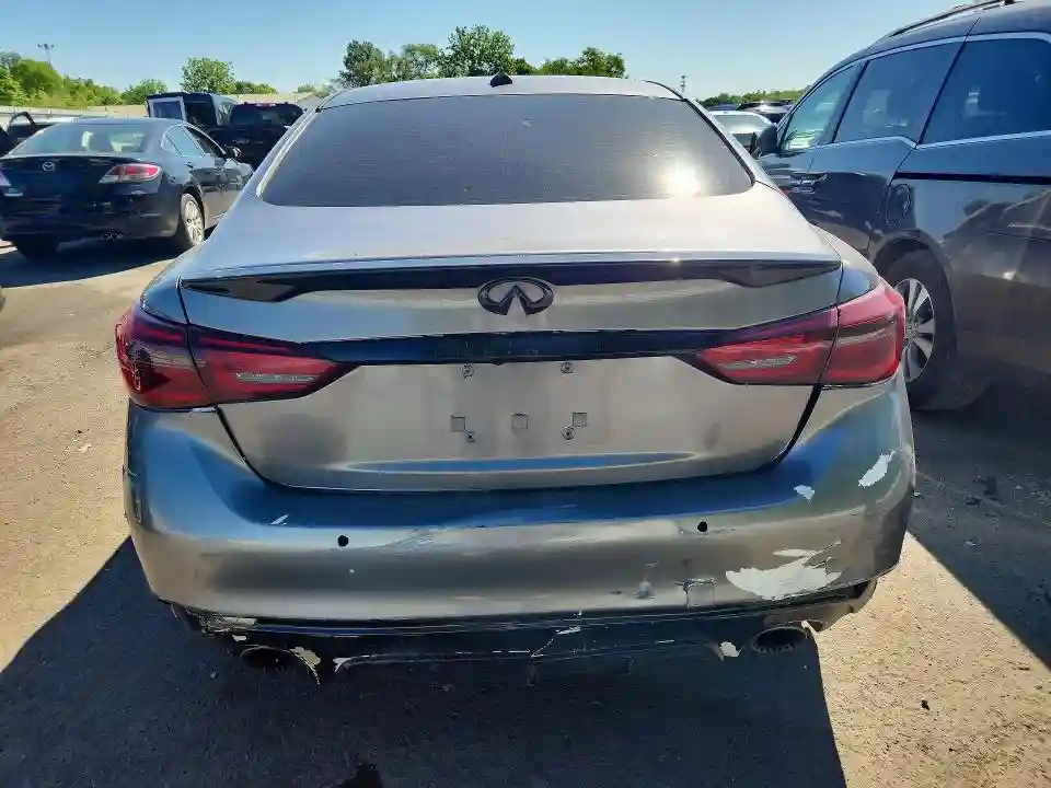 JN1EV7AR9JM432290 2018 INFINITI Q50-5