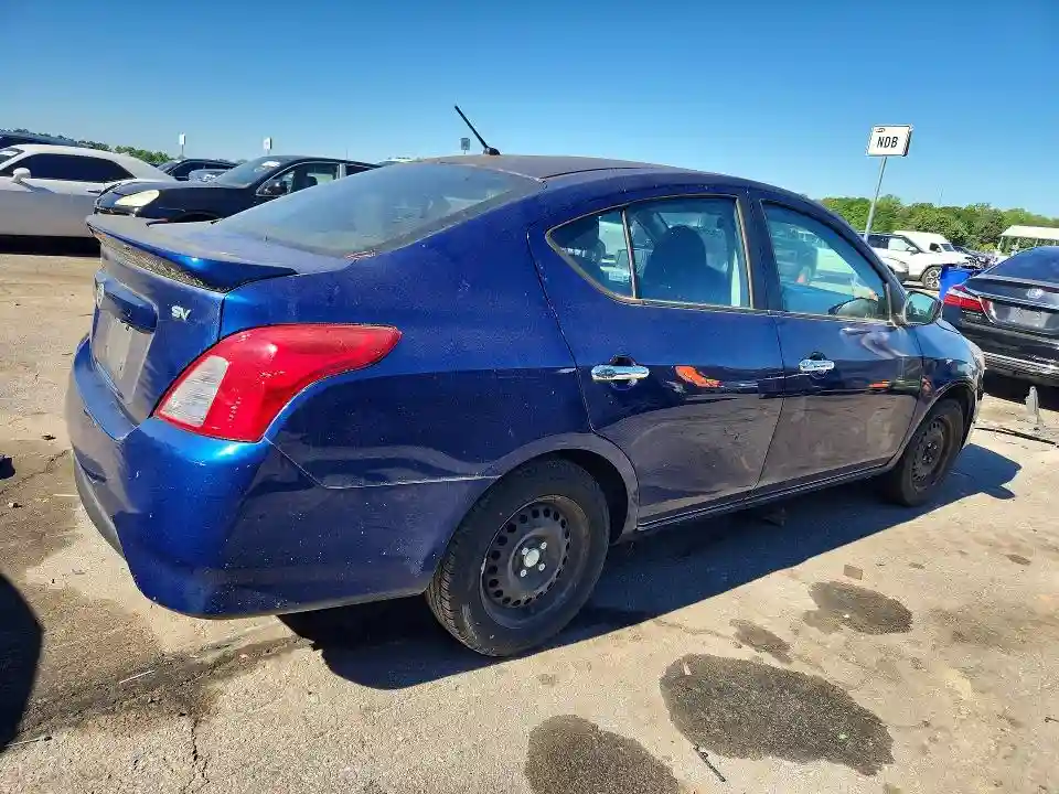 3N1CN7AP8JL802399 2018 NISSAN VERSA-2