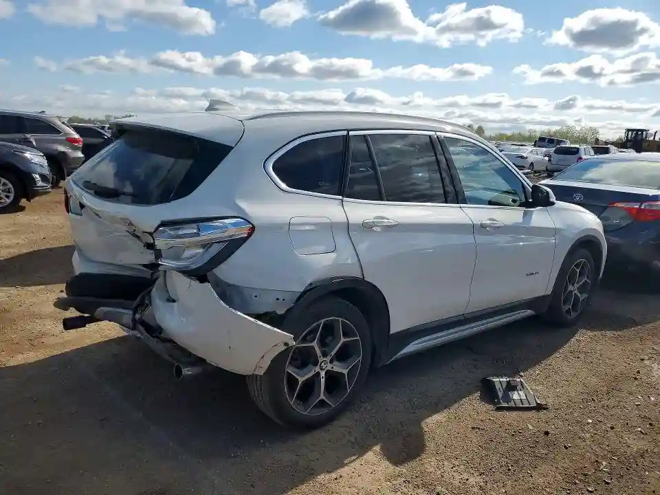 WBXHT3C30GP882356 2016 BMW X1-2