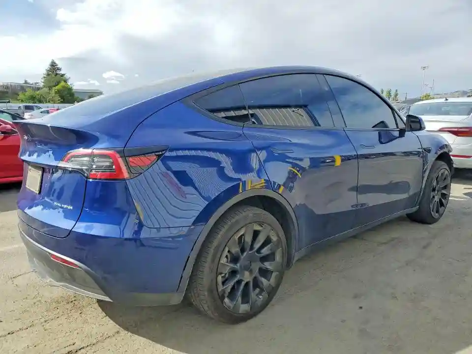 7SAYGDEE8RF985661 2024 TESLA MODEL Y-2