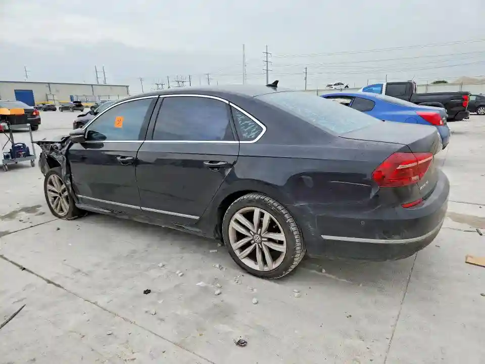 1VWCT7A34HC026551 2017 VOLKSWAGEN PASSAT-1