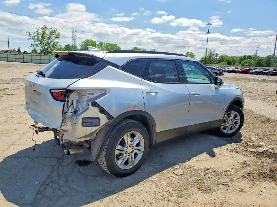 3GNKBBRA4MS527605 2021 CHEVROLET BLAZER-2