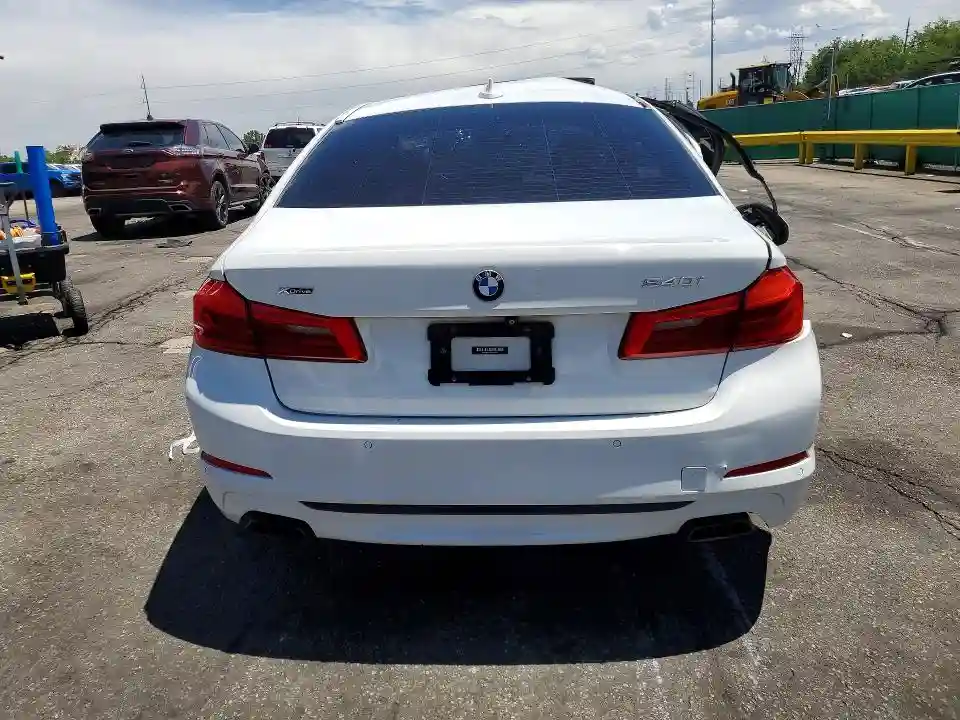 WBAJE7C56JWC56311 2018 BMW 5 SERIES-5