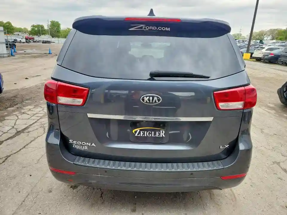 KNDMB5C1XJ6396823 2018 KIA SEDONA-5