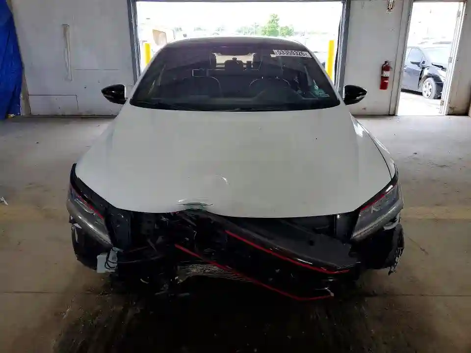 1VWJM7A33JC038619 2018 VOLKSWAGEN PASSAT-4