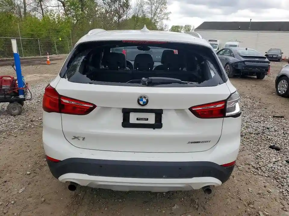 WBXJG9C05M5T96633 2021 BMW X1-5