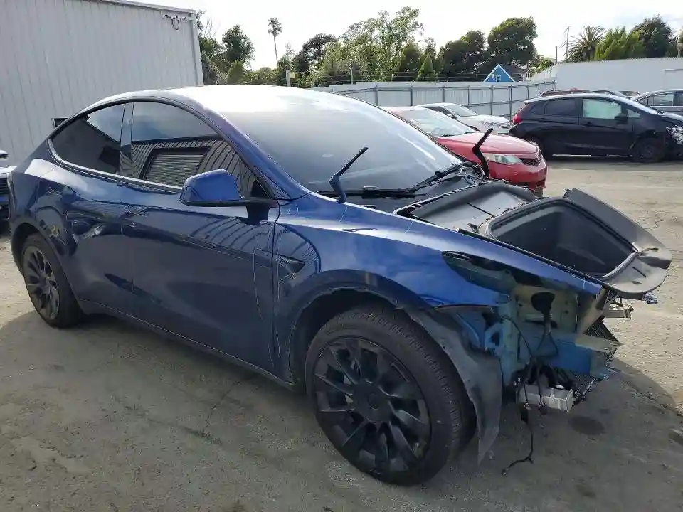 7SAYGDEE8RF985661 2024 TESLA MODEL Y-3