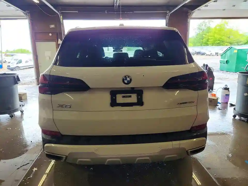 5UX23EU01T9120881 2026 BMW X5-5