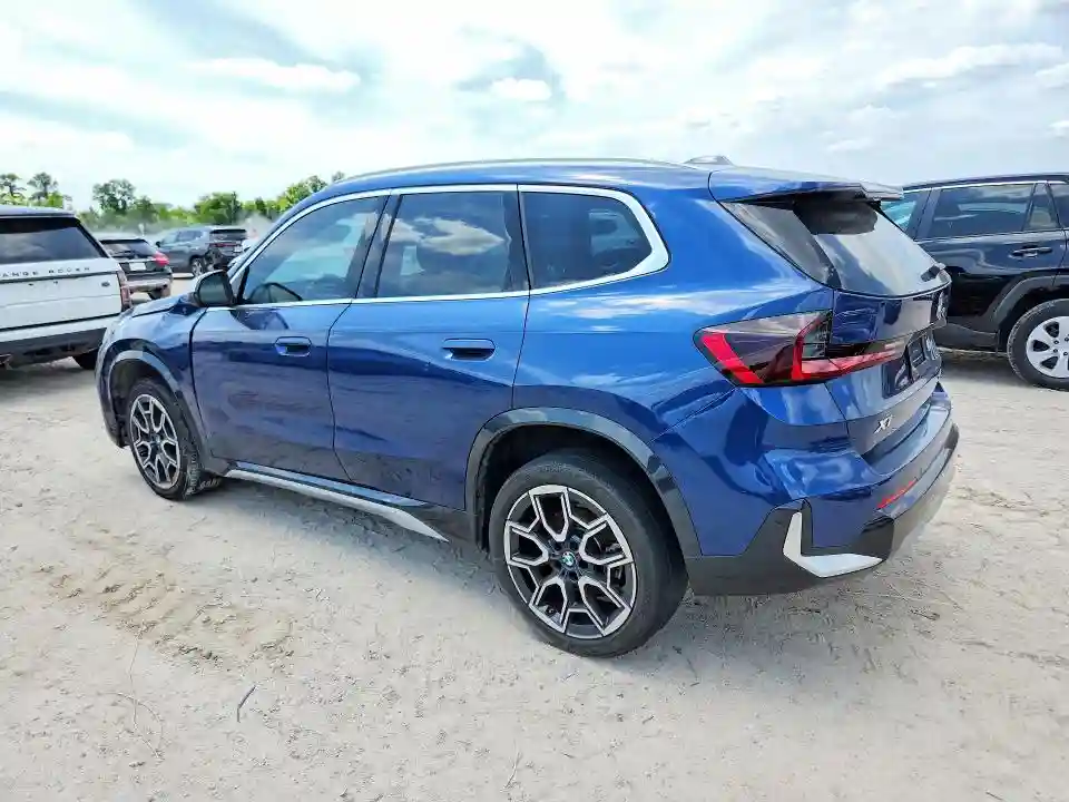 WBX73EF0XR5Z26001 2024 BMW X1-1