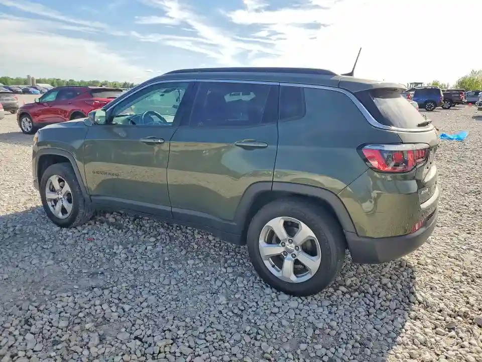 3C4NJDBB9JT142733 2018 JEEP COMPASS-1