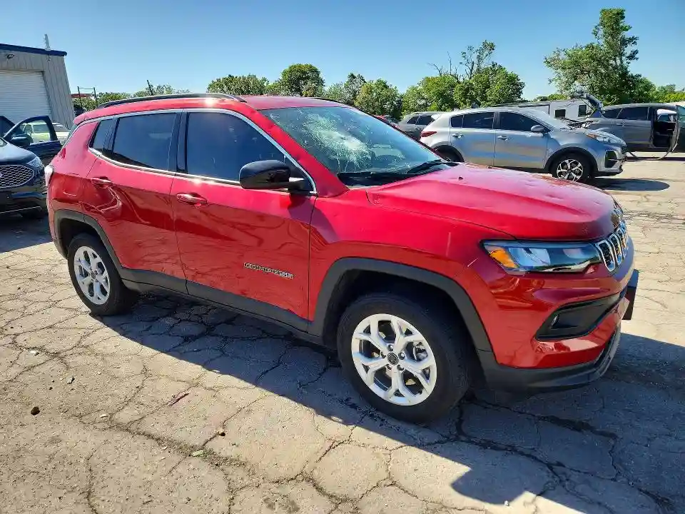 3C4NJDBN2ST557999 2025 JEEP COMPASS-3