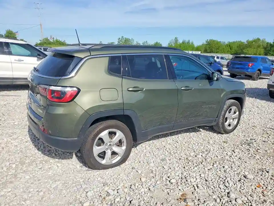 3C4NJDBB9JT142733 2018 JEEP COMPASS-2