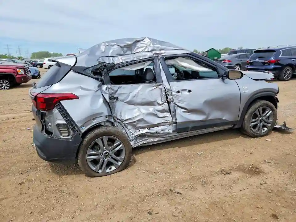 KNDEPCAA5M7130833 2021 KIA SELTOS-2