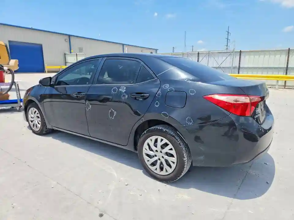 5YFBURHE8JP740324 2018 TOYOTA COROLLA-1