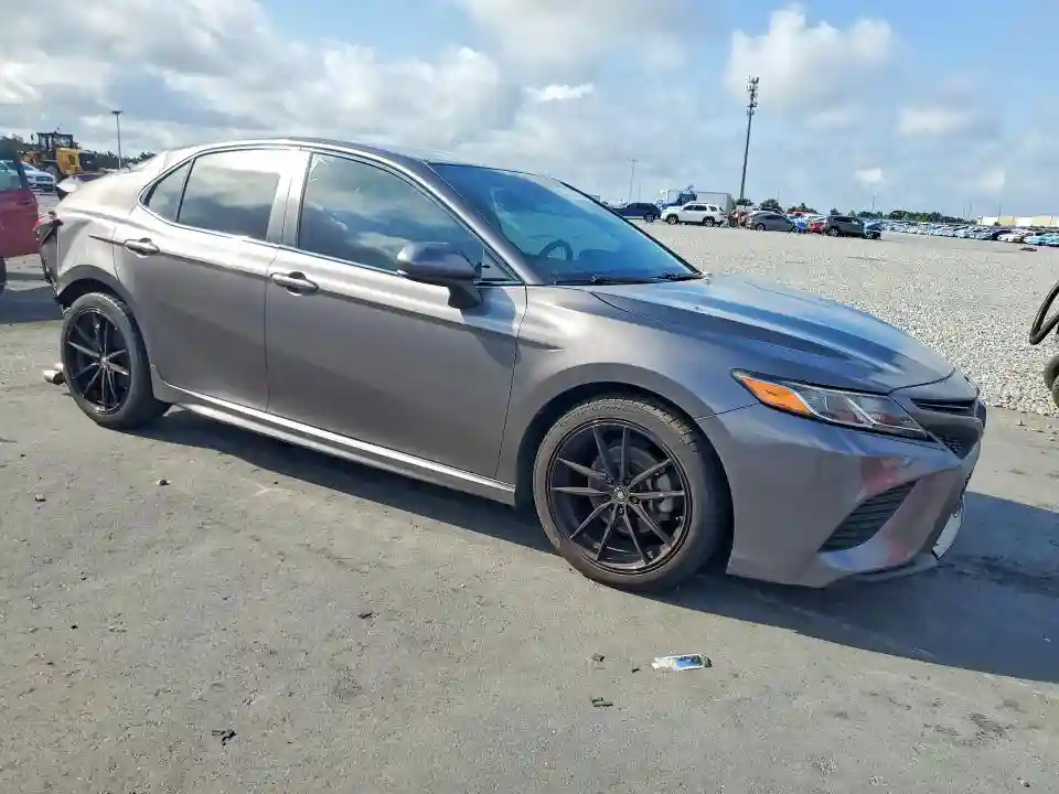 4T1B11HK6JU065040 2018 TOYOTA CAMRY-3