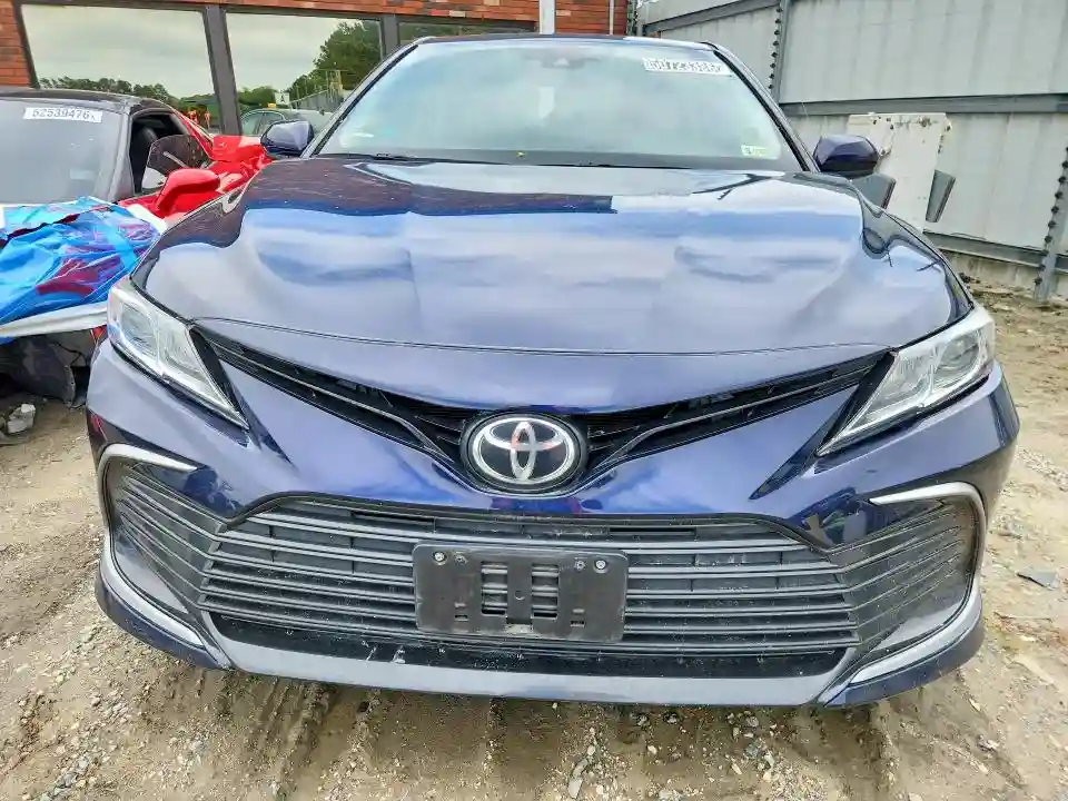 4T1C11AK1MU515843 2021 TOYOTA CAMRY-4