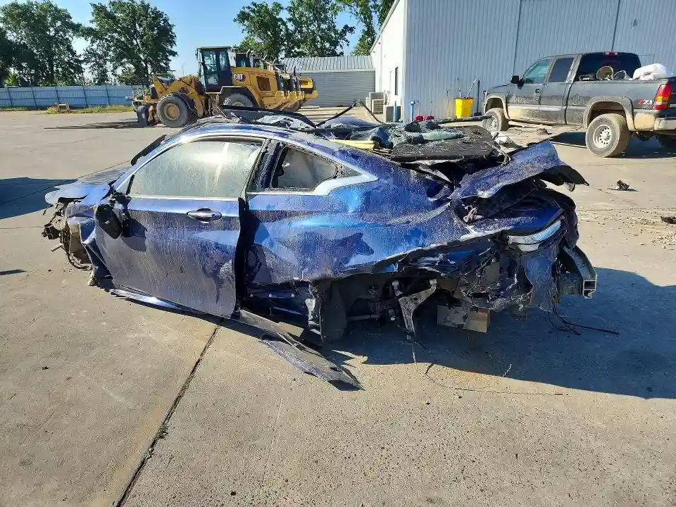 JN1EV7EK8JM340178 2018 INFINITI Q60-1