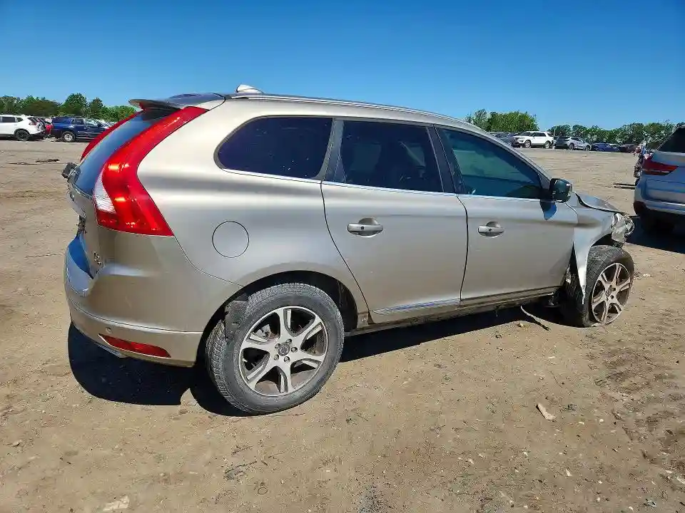 YV4902RK6F2651764 2015 VOLVO XC60-2