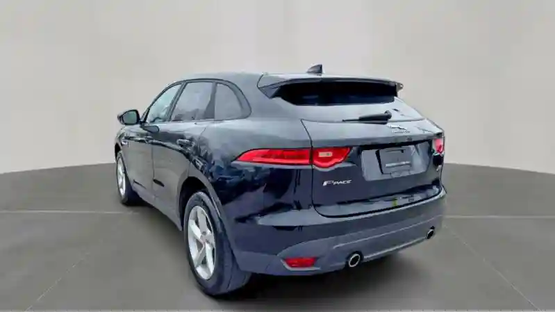 SADCJ2GX3JA235968 2018 JAGUAR F-PACE-2