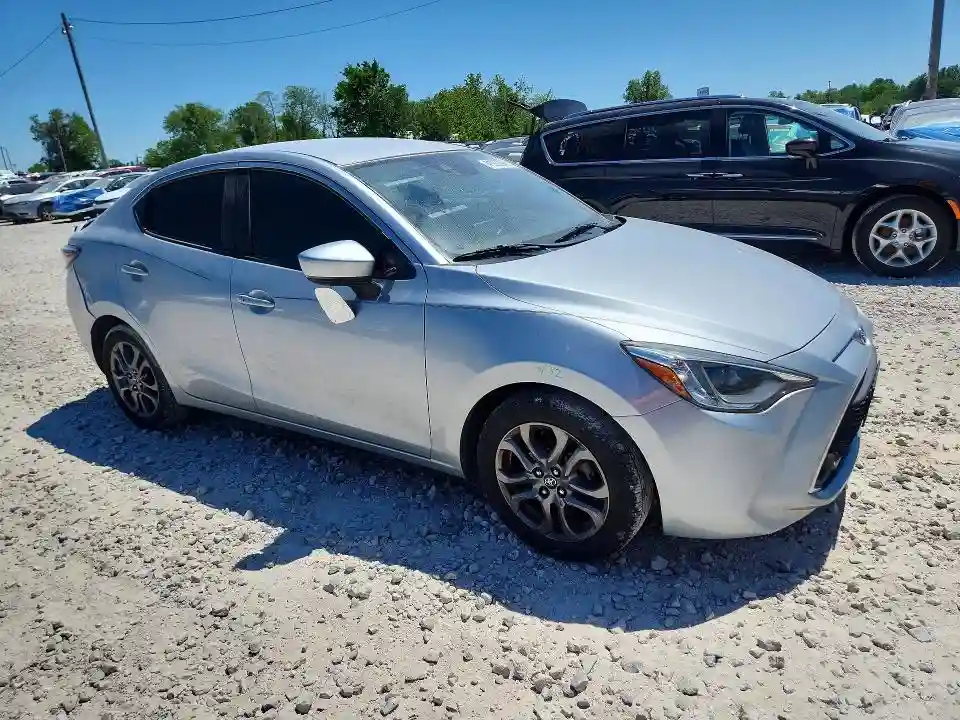 3MYDLBYV6KY509055 2019 TOYOTA YARIS-3