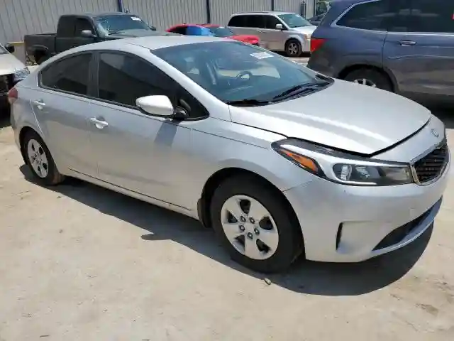 3KPFK4A76JE246860 2018 KIA FORTE-3