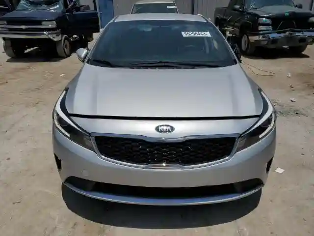 3KPFK4A76JE246860 2018 KIA FORTE-4