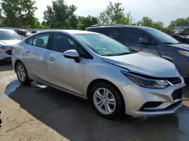1G1BE5SM9J7229172 2018 CHEVROLET CRUZE-3