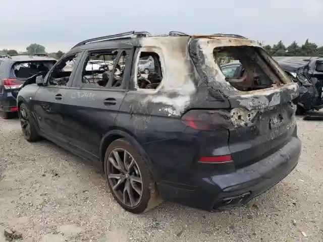 5UXCX6C01N9K20496 2022 BMW X7-1
